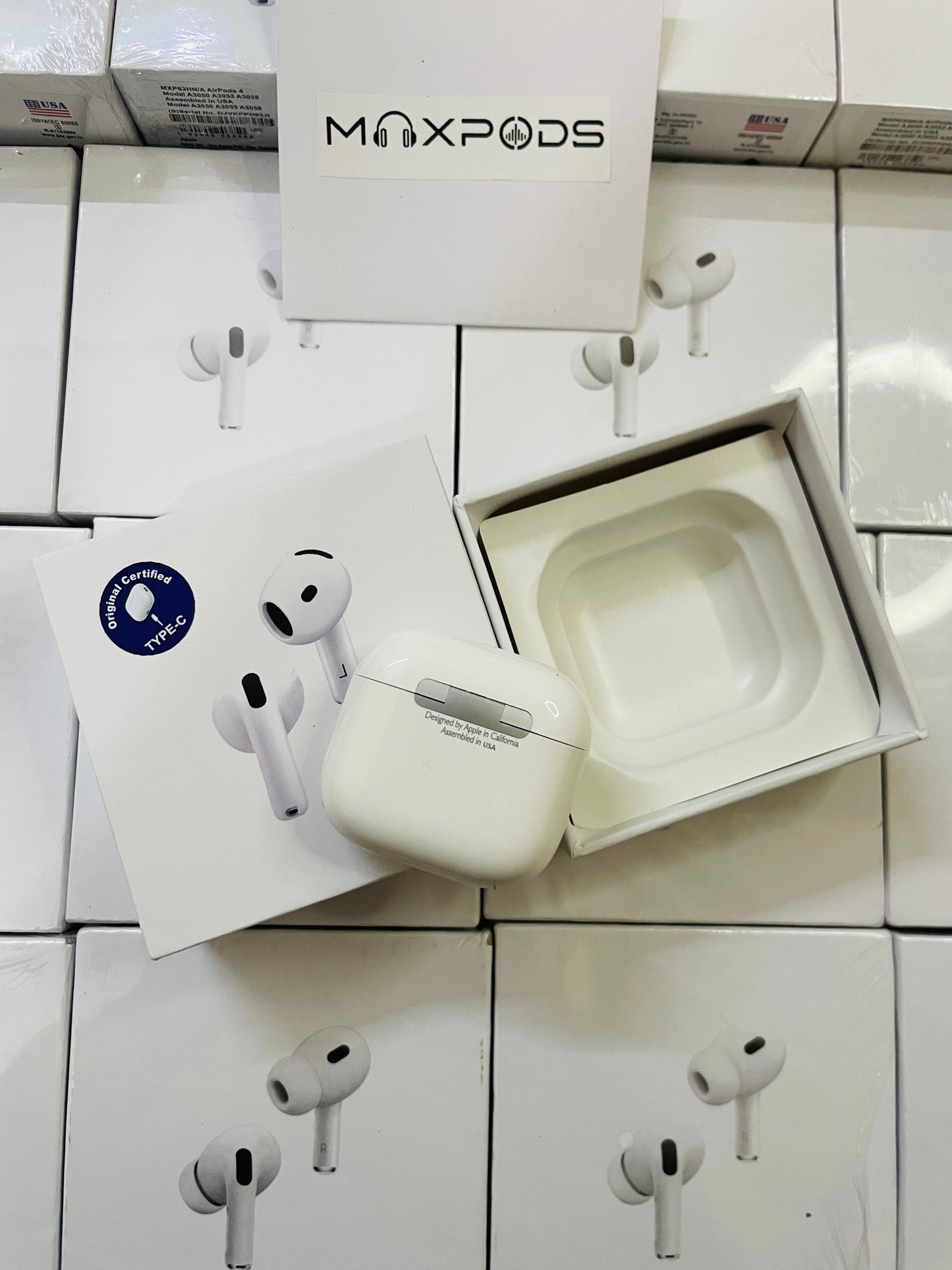 Maxpods 4 with wireless charging (1 year warranty)