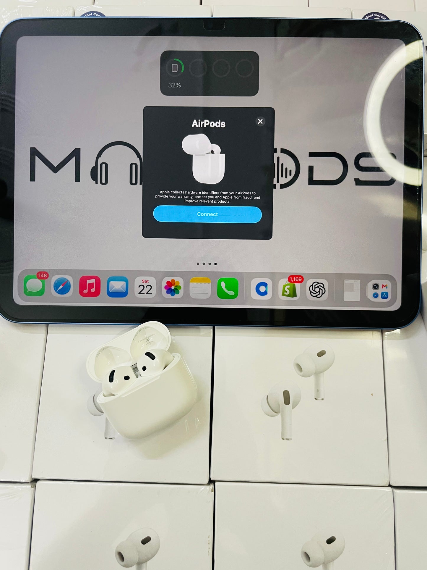 Maxpods 4 with wireless charging (1 year warranty)