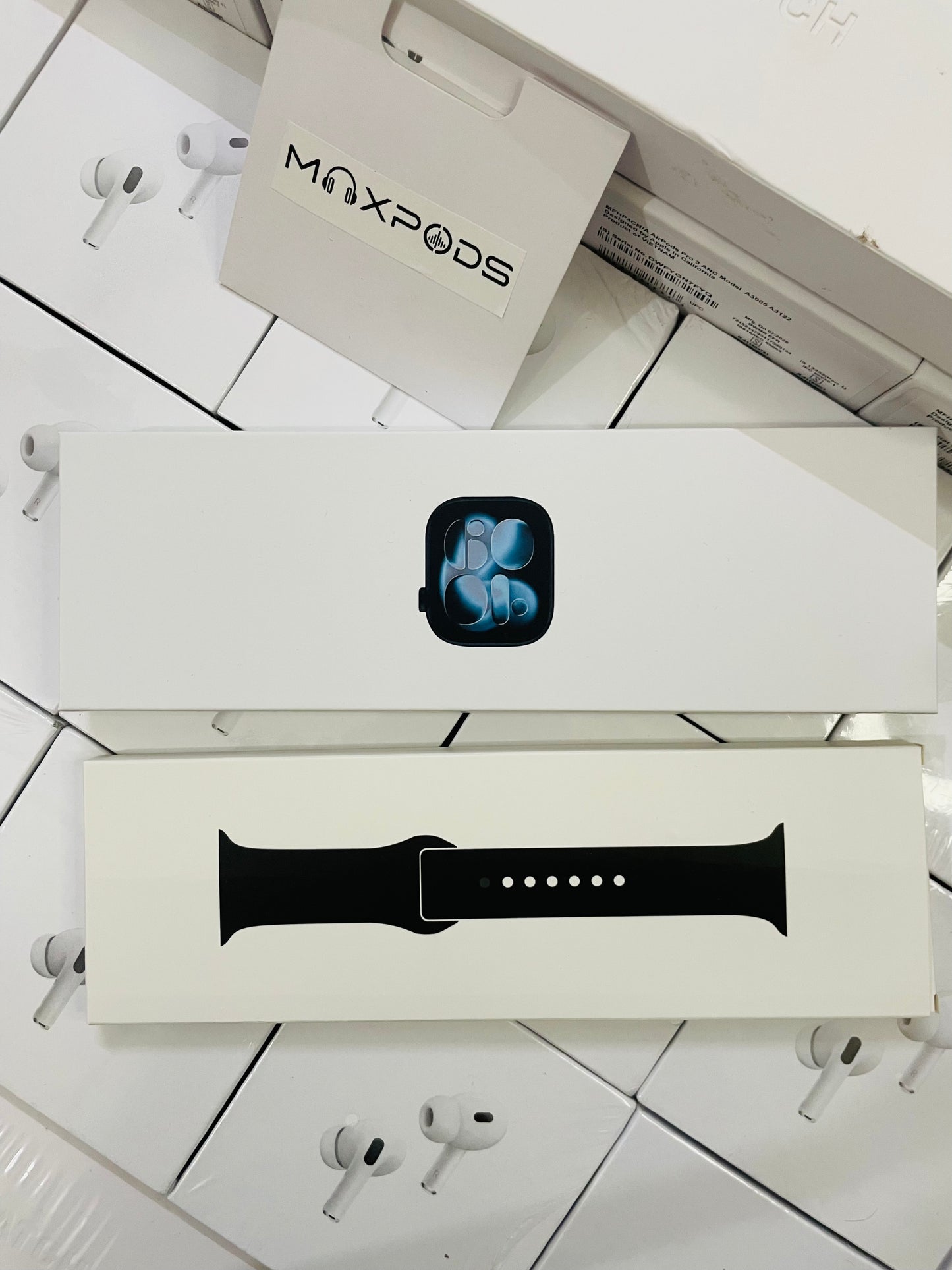 Max watch series 11 with 2 strap and watch charger (1 year warranty)